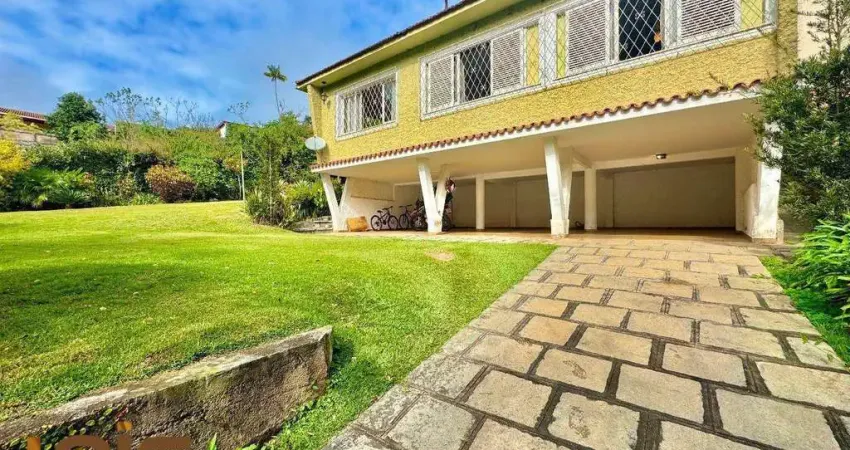 Casa com 3 dormitórios à venda, 238 m² por R$ 980.000,00 - Golfe - Teresópolis/RJ