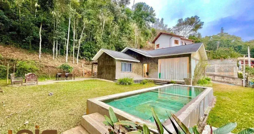 Casa com 3 dormitórios à venda, 200 m² por R$ 1.150.000,00 - Albuquerque - Teresópolis/RJ