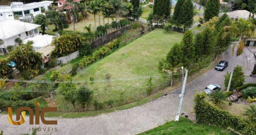 Terreno totalmente plano no condomínio mais cobiçado da cidade.