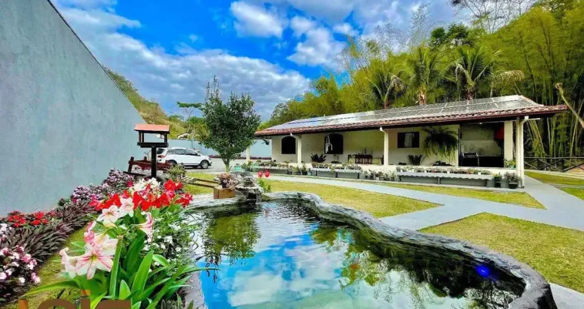 Linda casa com 3 dormitórios à venda, 418 m² por r$ 1.990.000 - volta do pião - teresópolis/rj