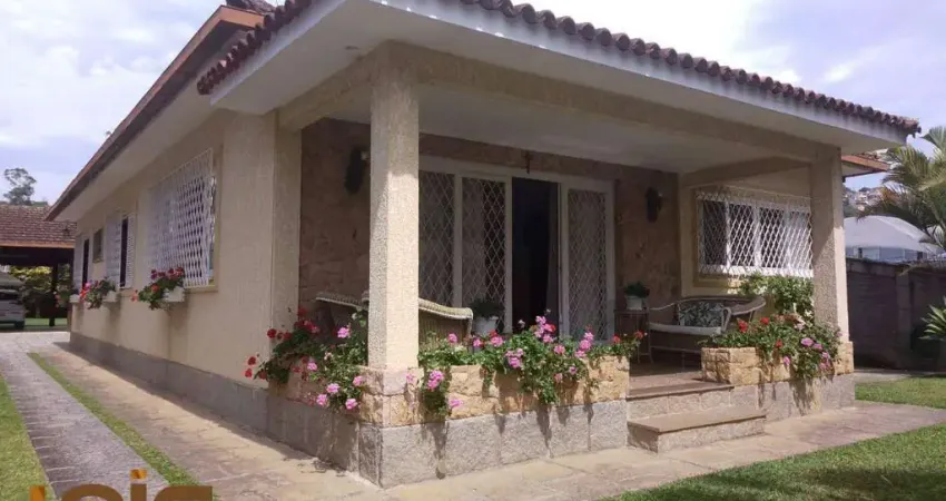 Casa com 3 dormitórios à venda, 141 m² por r$ 2.550.000,00 - várzea - teresópolis/rj