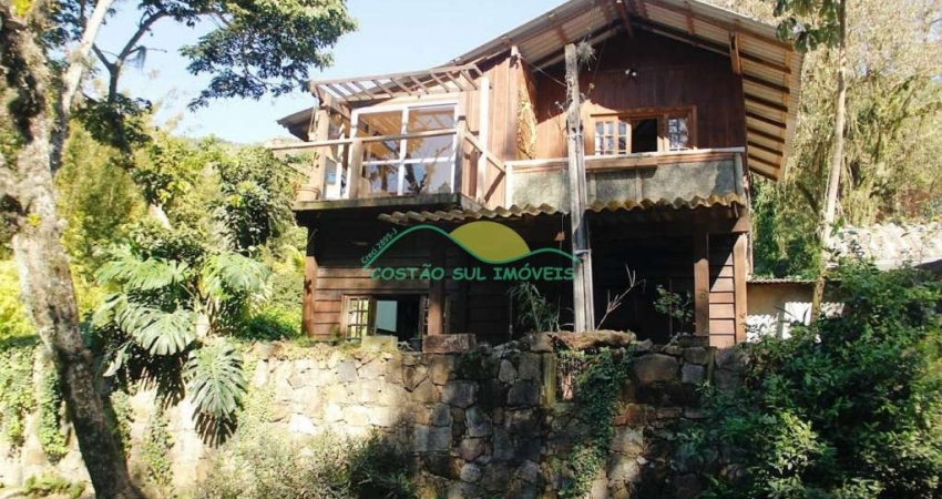 Casa rústica com dois quartos em meio a natureza da Costa de Dentro - Pântano do Sul - Florianópoli