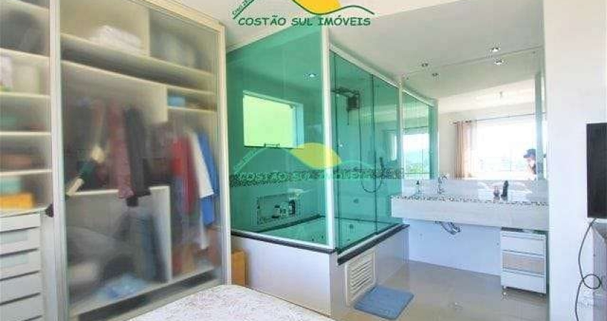 Casa com 10 quartos, escriturada, com possibilidade para Pousada no Córrego Grande - Florianópolis/