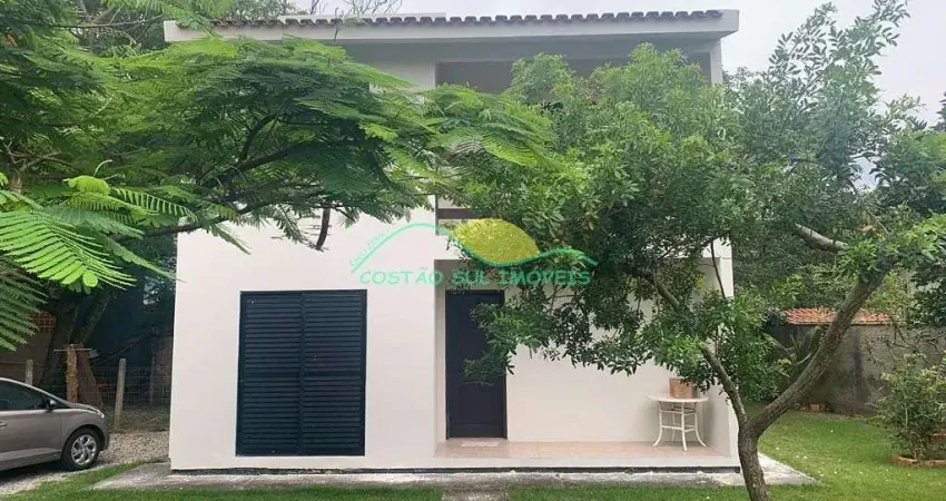 LOCAÇÃO DE DIÁRIAS - Casa Aconchegante com 2 Dormitórios e Área de Lazer no Morro das Pedras – Apro