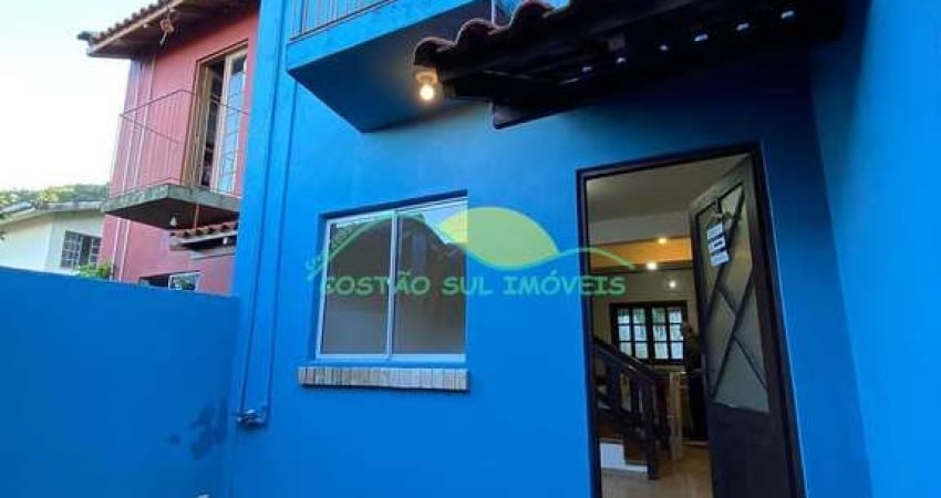 Casa de 2 dormitórios, disponível para locação anual, Morro das Pedras, Florianópolis, SC