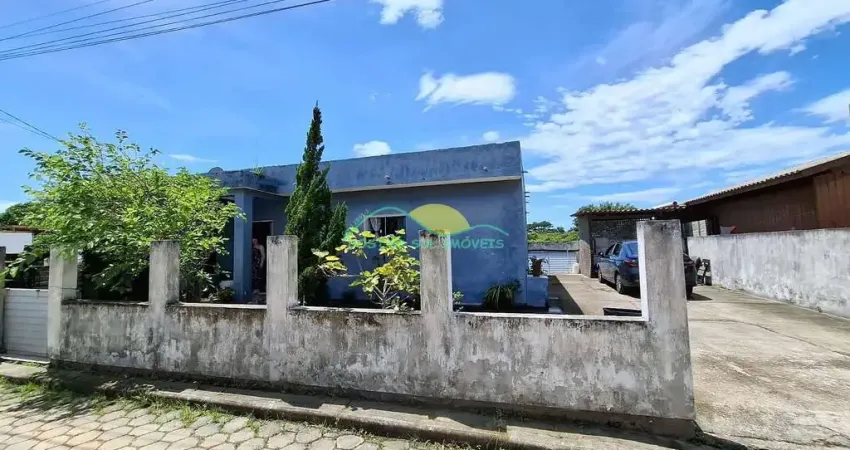 Casa alvenaria de 3 quartos, um sendo suíte, com 91,37m² de área privativa e terreno de 254,20m² no