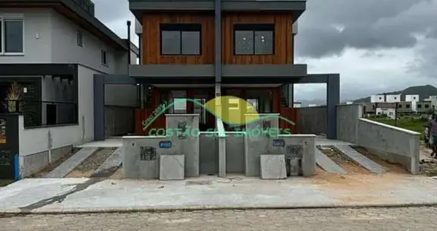 Casa com 3 suítes, 200 metros  da Praia  à venda, Campeche, Florianópolis, SC