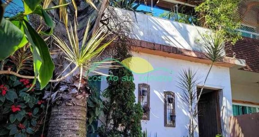Charme Rústico e Conforto Moderno no Campeche |  Casa Mobiliada com Piscina e Estilo Único