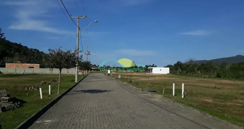 Terreno plano com 408,91 m², com Escritura Pública e financiável no Condomínio Vilaporé I em Canaju
