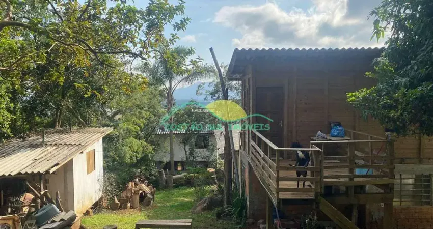 Casa com vista espetacular, à venda, no  Ribeirão da Ilha em Florianópolis, SC ( Aceita Permuta)