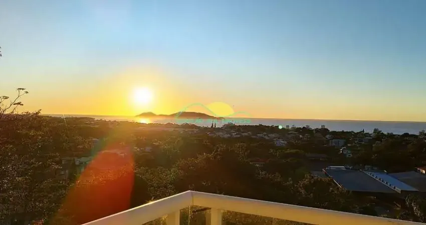 Casa com 3 suítes e vista panorâmica da Ilha do Campeche - Morro das Pedras - Florianópolis/SC