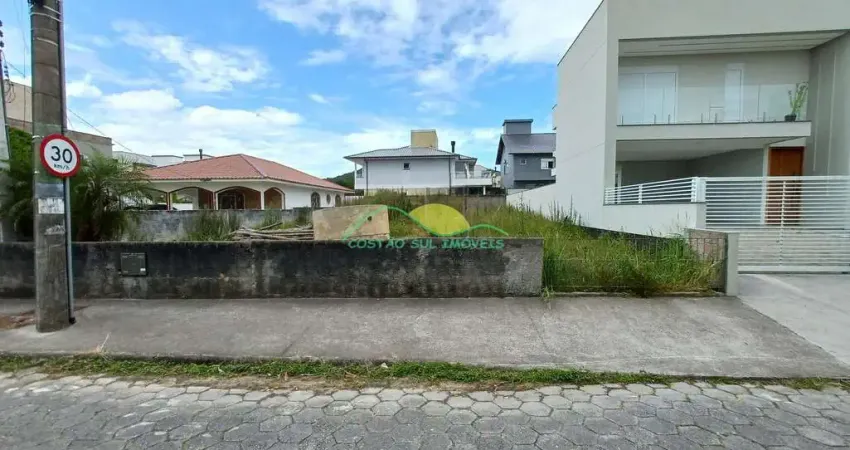 Ótimo terreno plano e murado de 375m² com Escritura Pública à venda no Campeche - Florianópolis/SC.