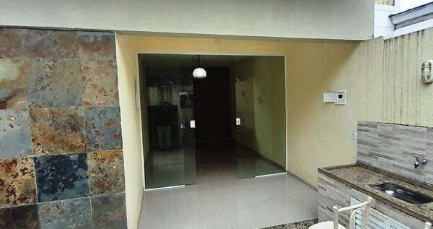 Ótima Casa Linear 4 Qts (1Suíte ) Quintal e Piscina no Condominio Alvorada