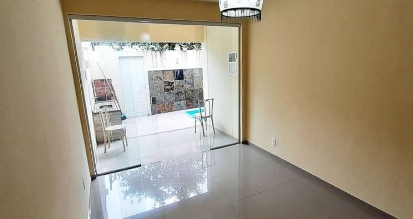 Ótima Casa Linear 4 Qts (1Suíte ) Quintal e Piscina no Condominio Alvorada