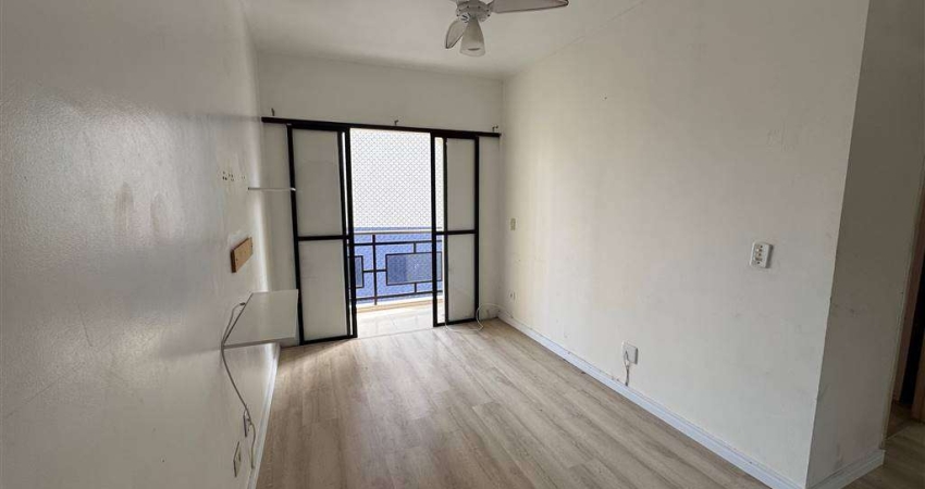 Apto de 1 Dorm c/  Sacada,  42 m² de área útil. BAIRRO: CAIÇARA.