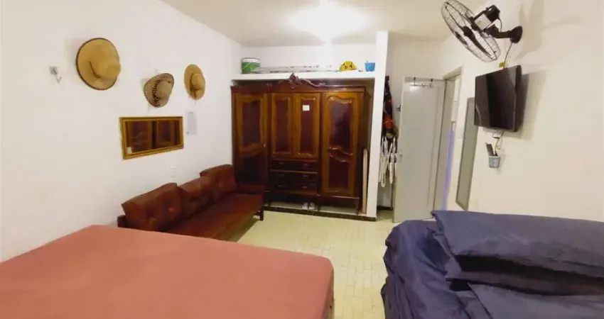 KITNET, Prédio Frente Mar, 30 m² de área útil. Bairro: TUPI.