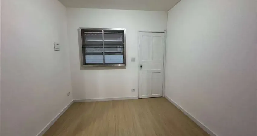 Apto de 1 Dorm, 32,61 m² de área útil. Bairro: CANTO DO FORTE.