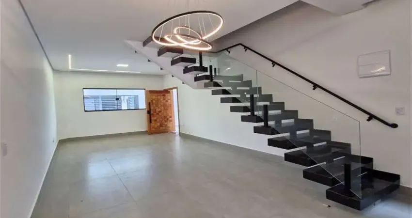 Sobrado c/ 3 dorm, sendo 3 suítes, 2 vagas, c/ piscina, 130 m² de área útil. bairro: forte.