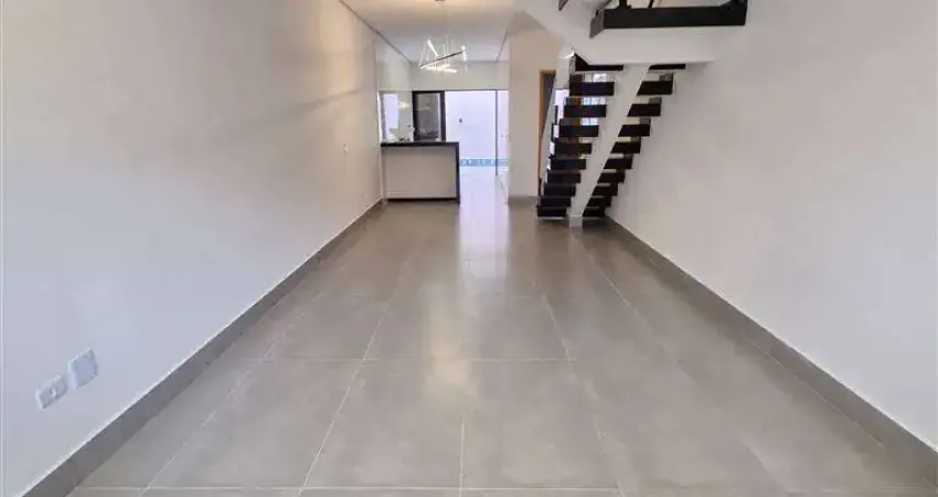 Sobrado c/ 3 dorm, sendo 3 suítes, 2 vagas, c/ piscina, 130 m² de área útil. bairro: guilhermina.