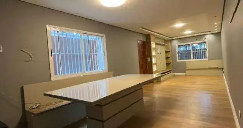 Sobrado de 03 Dorms c/ 01 suíte, 220 m² de área útil, EDÍCULA + PISCINA. Bairro: Canto do Forte.