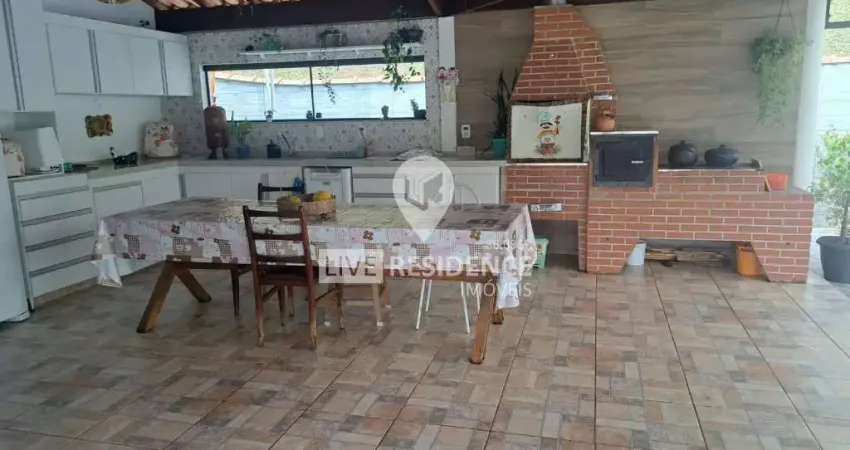 Linda chácara a venda em Itatiba, em localização privilegiada