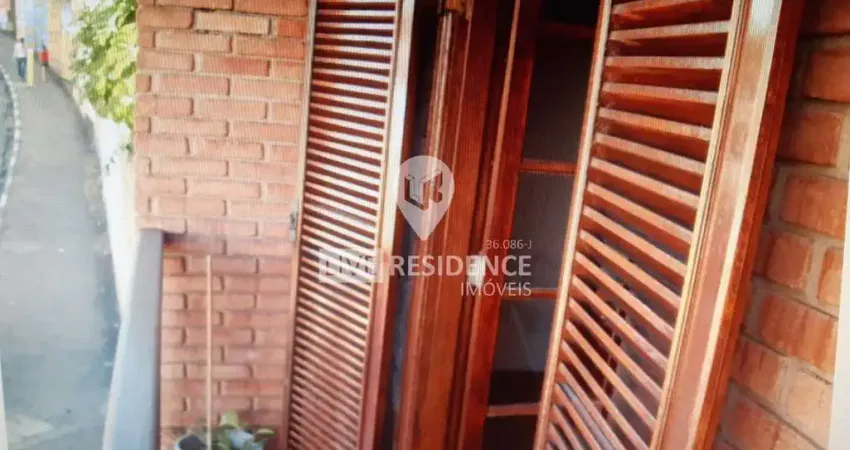Casa Residencial e Comercial à Venda na Região Central de Itatiba/SP