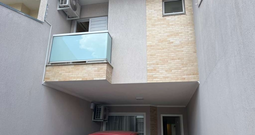 Casa com 3 quartos à venda na Rua Santa Eufêmia, 241, Vila Carrão, São Paulo