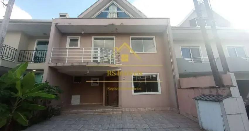 Sobrado de Condomínio fechado com 3 Quartos à venda, 128m² - Cachoeira