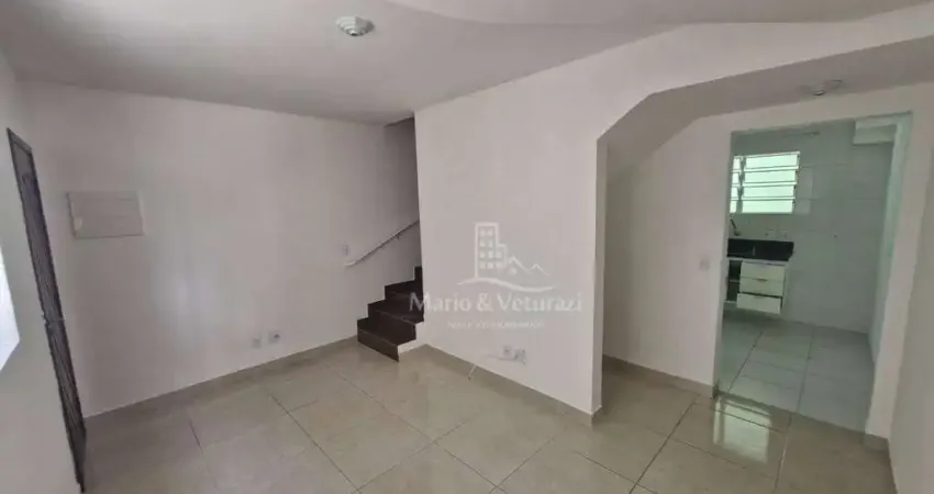 Sobrado em condomínio fechado com 2 dormitórios para alugar, 70 m² por r$ 2.400 - jardim helena maria - guarujá/sp