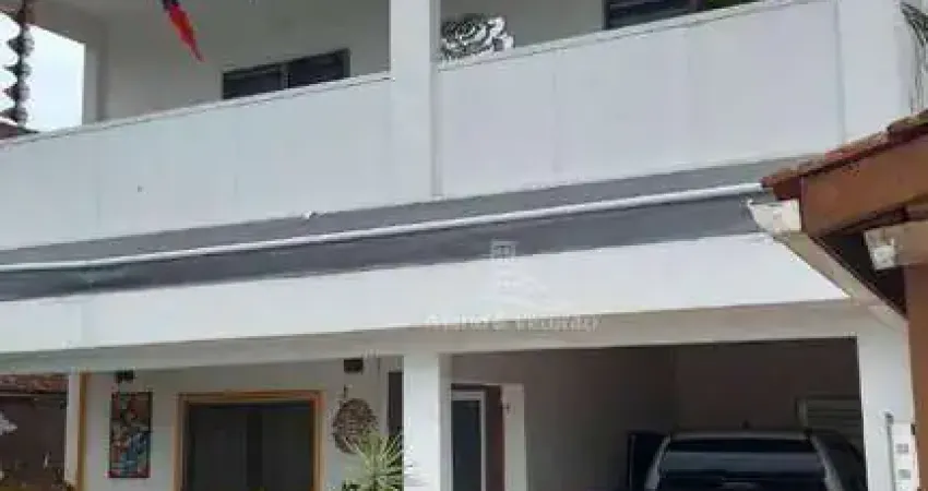 Sobrado com 3 dormitórios à venda, 179 m² por R$ 750.000,00 - Jardim Helena Maria - Guarujá/SP