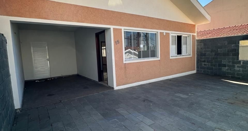 CASA PLANA PROXIMO  AO CENTRO