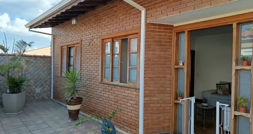 Linda casa a venda localização privilegiada super confortavél