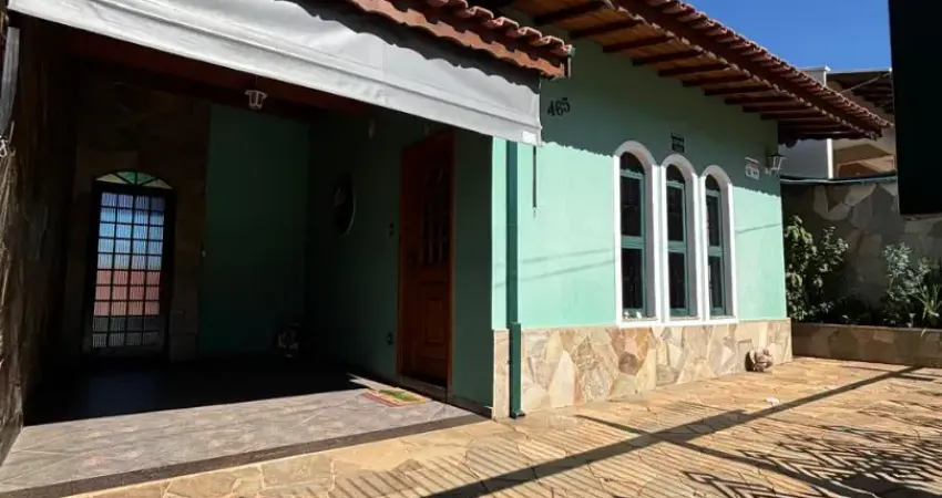 Voce que procura uma casa próximo área central com edicula  agende ja sua visita venha conhecer