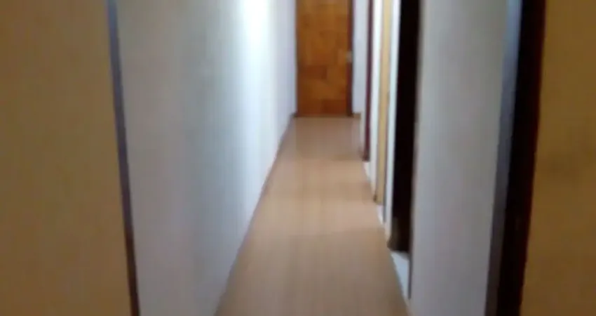 apartamento térreo desocupado no Fernando Ferrari
