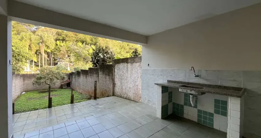 Casa para Venda em Cotia, Centro (Caucaia do Alto), 2 dormitórios, 1 banheiro, 2 vagas