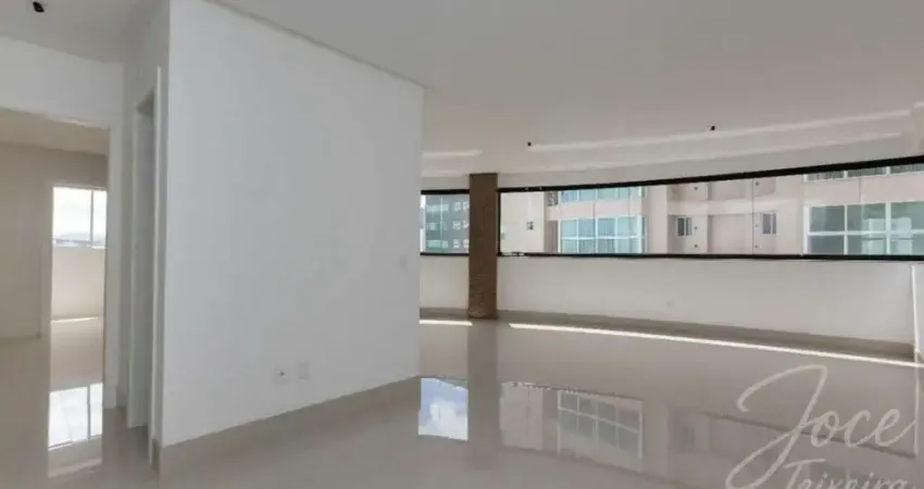 Apartamento de 150,48m² c/ 4 suítes, 3 vagas de garagem e varanda gourmet c/ churrasqueira