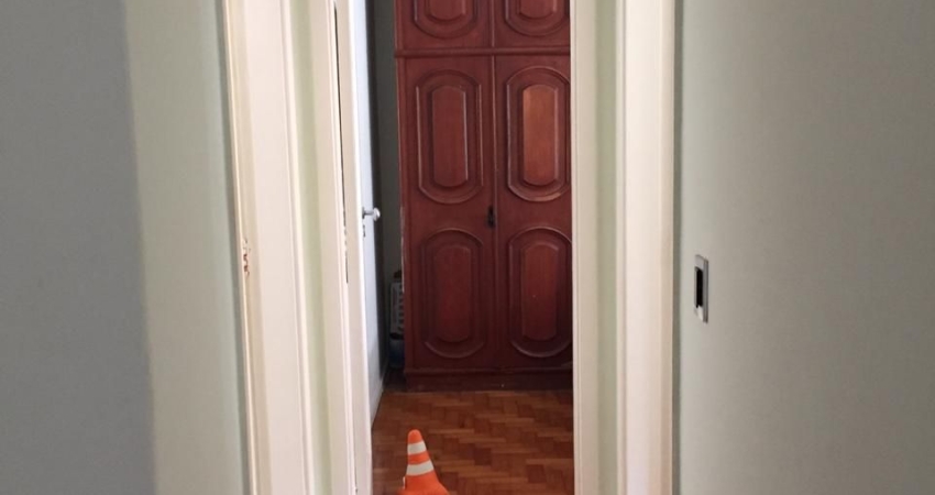 Grajaú apartamento 2 quartos com dependêcia