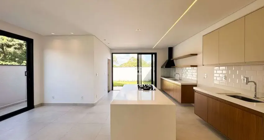 Sobrado em Indaiatuba, Condomínio Gran Reserve, 3 suítes, 224 m²