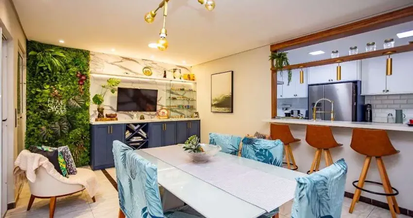 Casa reformada com 3 dormitórios à venda, 163 m² por R$ 1.219.900 - Bacacheri - Curitiba/PR