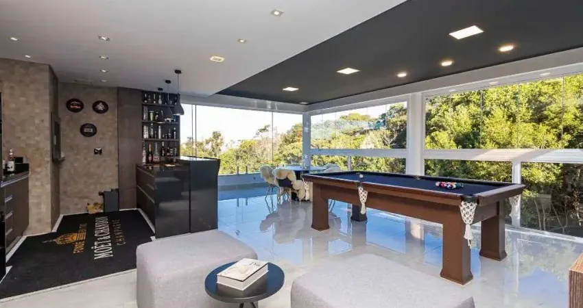 Casa em condomínio, impecável, 100% mobiliada - com 2 suítes e 2 demi-suítes à venda, 453 m² por R$ 4.689.000 - Atuba - Curitiba/PR