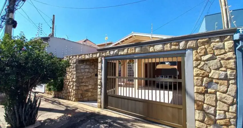 Casa à venda com três dormitórios, na melhor localização a menos de cem metros av. kenedy centro, i