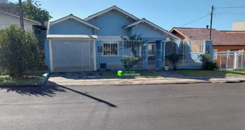 Casa à venda no centro, 03 quartos e piscina. fica na região do celeiro sul