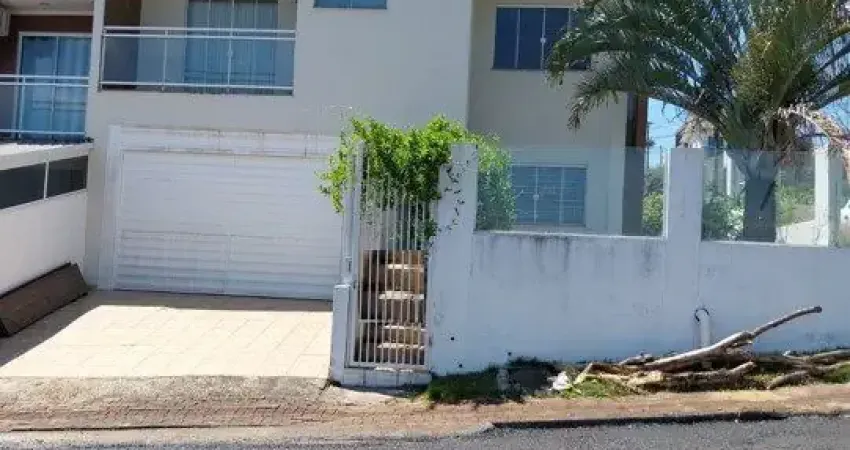 Casa à venda, sobrado 03 quartos,  bairro são lucas, chapecó. linda vista da cidade