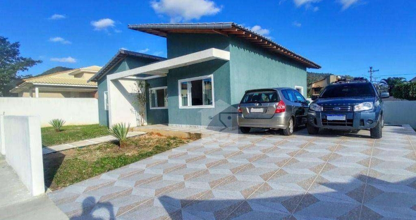 Casa com 3 dormitórios à venda, 128 m² por R$ 690.000,00 - Flamengo - Maricá/RJ