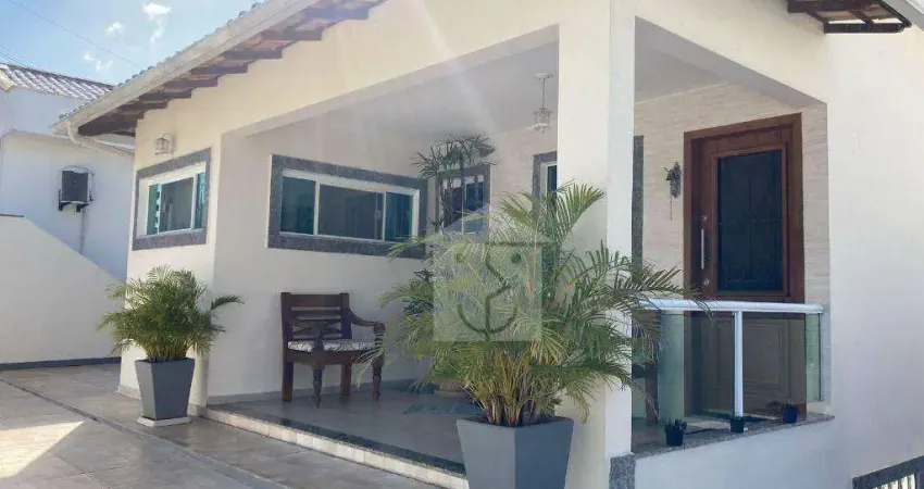Casa com 3 dormitórios à venda, 188 m² por R$ 980.000 - Flamengo - Maricá/RJ