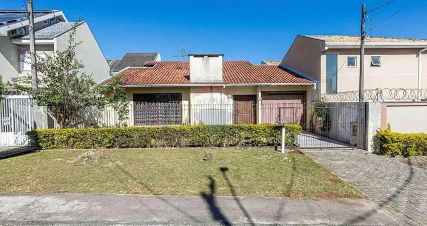 Casa térrea à venda com 3 dormitórios e 218m² por R$ 1.290.000,00 no Bairro Santa Felicidade - Curitiba/PR