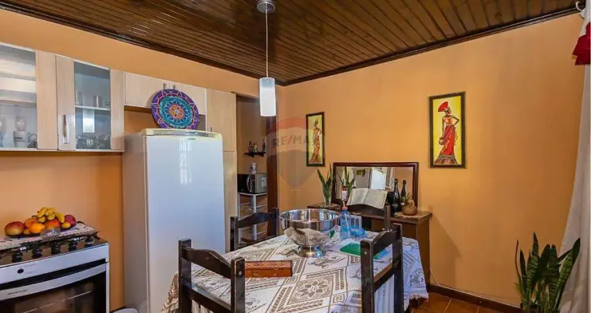 Casa térrea à venda com 2 dormitórios e 156m² por R$ 305.000,00 no CIC – Curitiba/PR Oportunidade para investir ou morar!