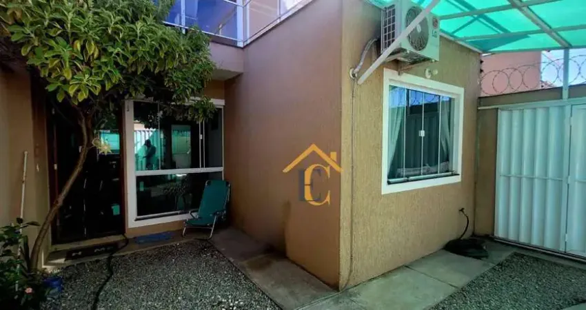 Casa com 2 dormitórios à venda, 70 m² por R$ 360.000,00 - Village Rio das Ostras - Rio das Ostras/RJ