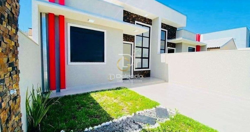 Casa nova com piscina na faixa do mar