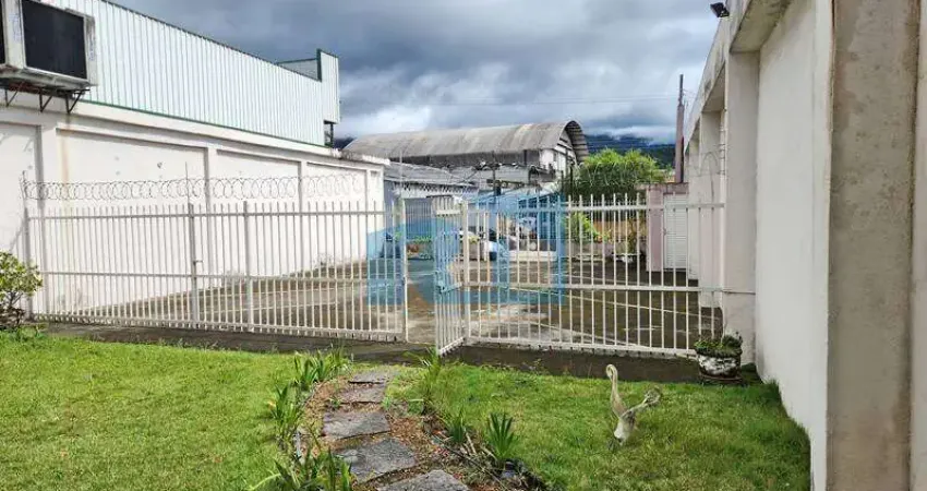 CASA COMERCIAL COM ESTACIONAMENTO LOCAÇÃO CARAGUATATUBA